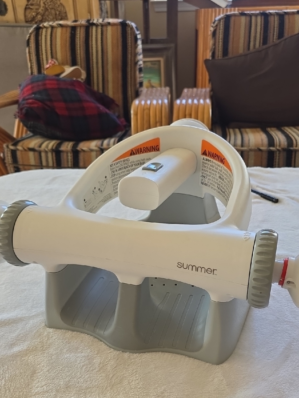 Summer Infant Gray & White Baby Bath Seat